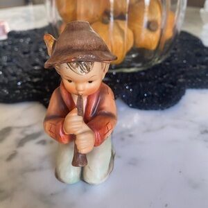 Nativity Hummel Figurine Little Tooter